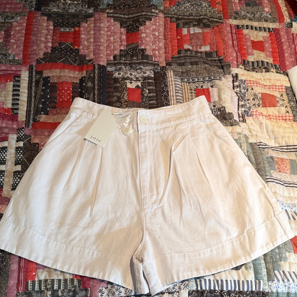 NWT Joie Light Cream Pleated Shorts Size 4